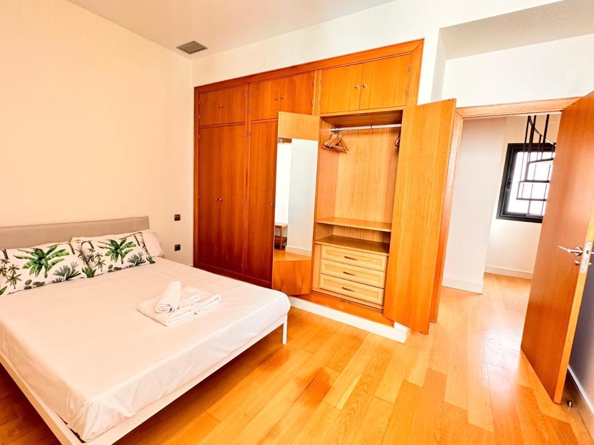 Penthouse Near Cathedral Private Rooftop Private Parking Sevilla Exteriör bild